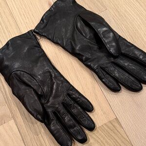 Black Leather Gloves (unworn)